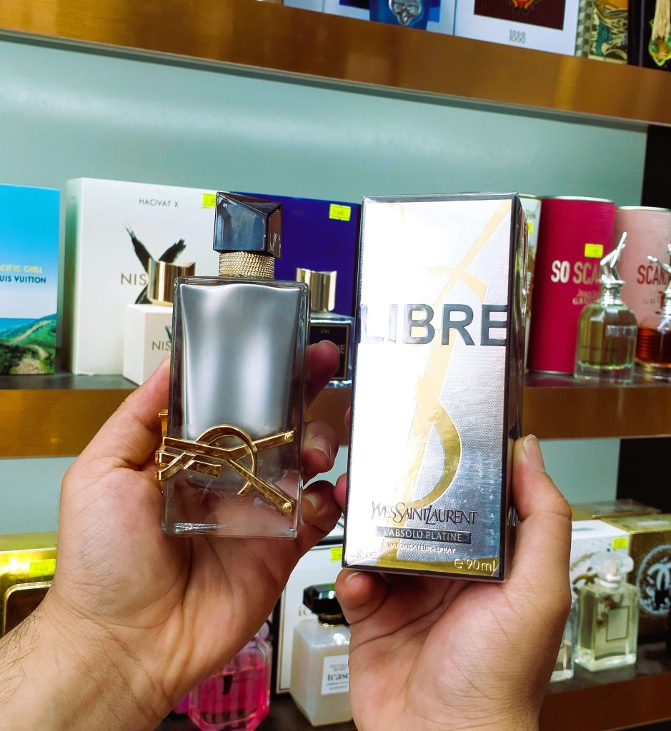 ایو سن لورن لیبر ل ابسولو پلاتین